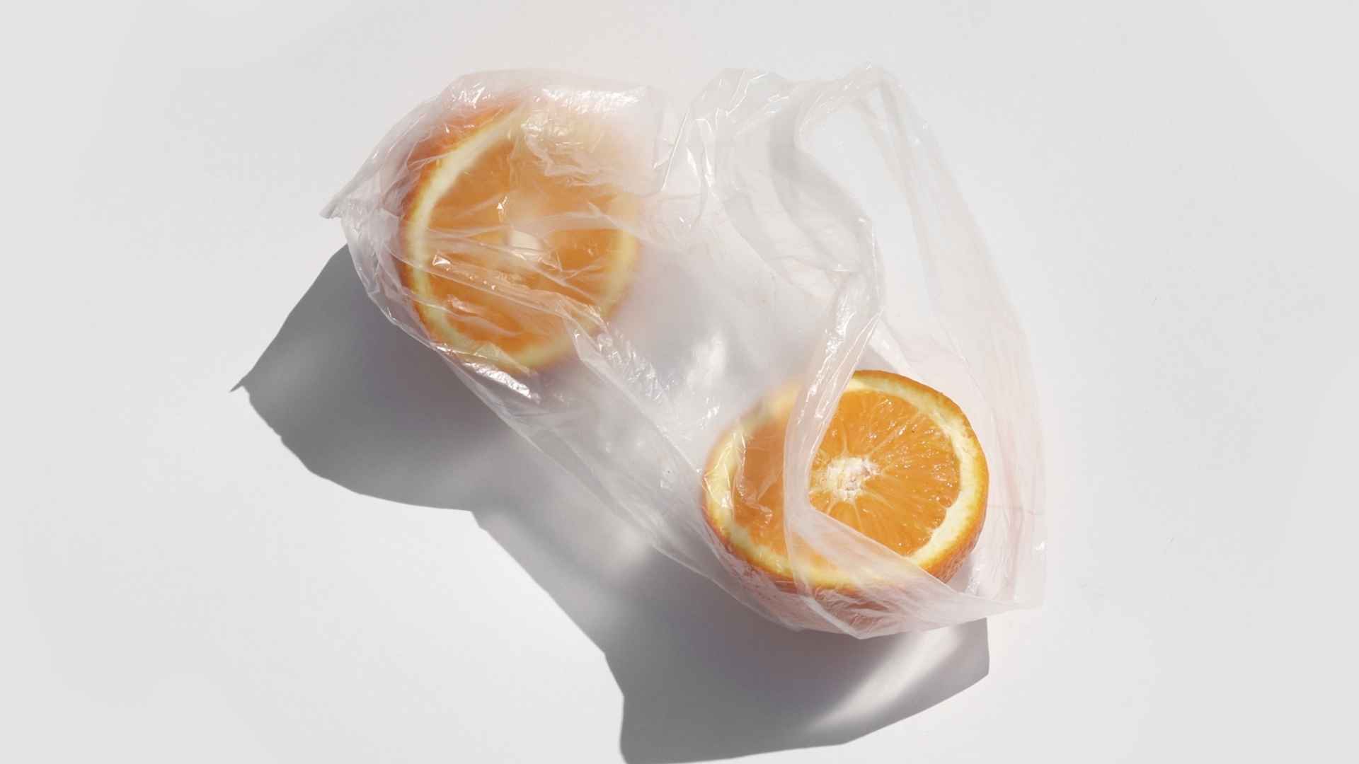 Naranjas en una bolsa